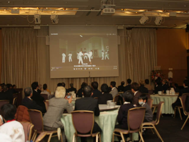 オープニング動画